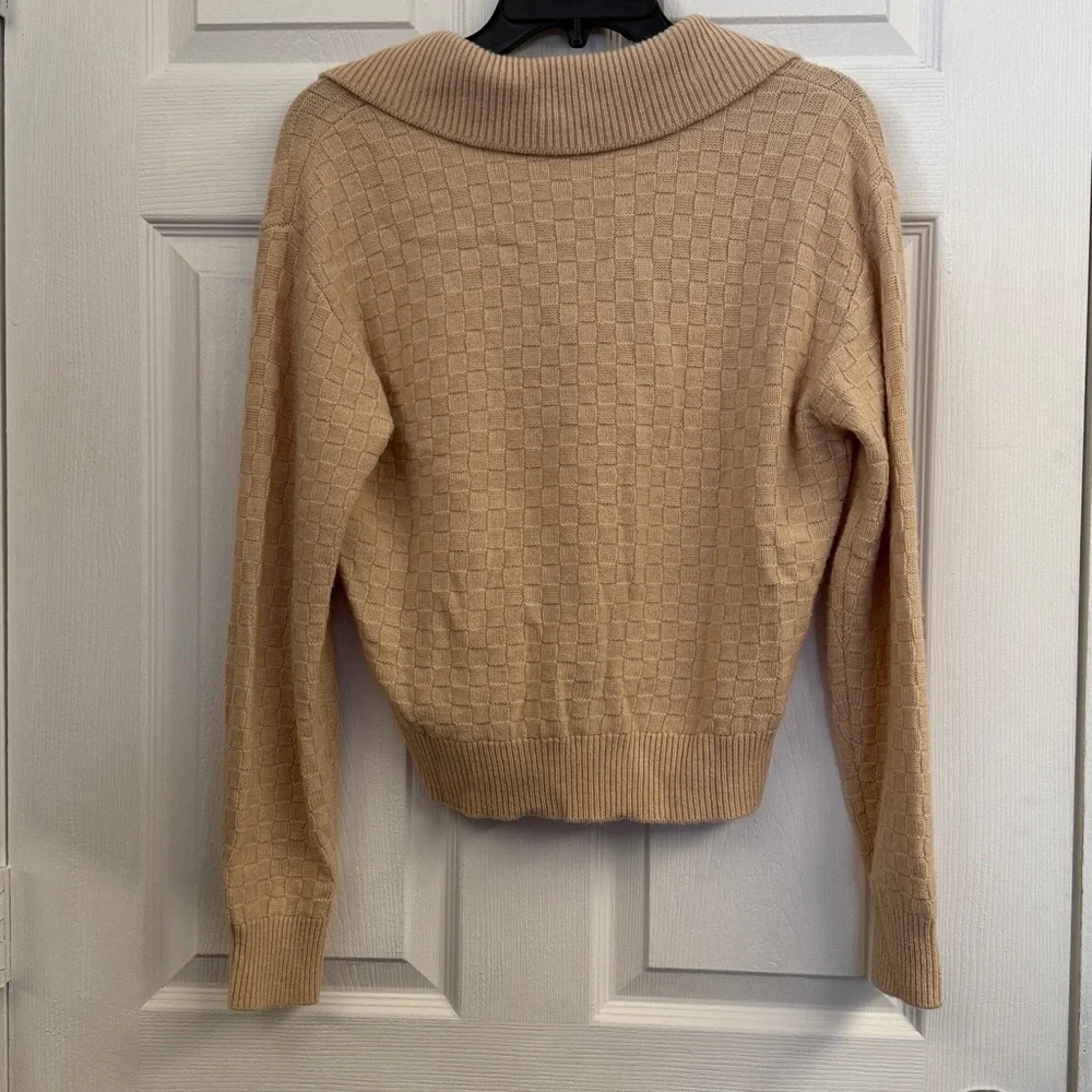 Numae Collared Sweater - Picture 6 of 7